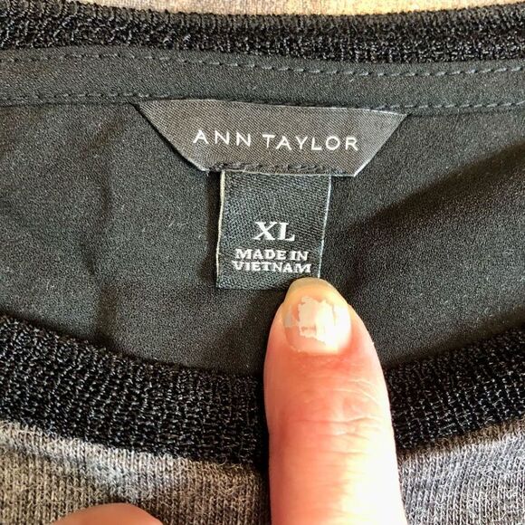 Ann Taylor Women's Gray Long Sleeve Knit Crochet Back with Black Lining Top Size - Picture 11 of 13